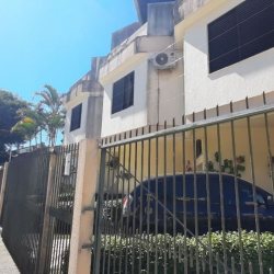 Casa Residencial com 112m², 3 quartos, 1 garagem, no bairro Canasvieiras em Florianópolis