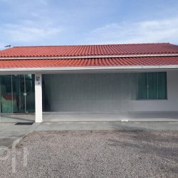 Casa Residencial com 120m², 3 quartos, 1 suíte, 2 garagens, no bairro Pinheira em Palhoça