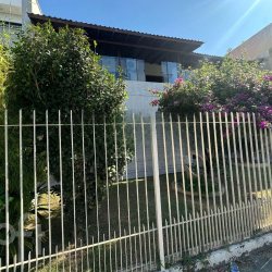 Casa Residencial com 434m², 5 quartos, 3 suítes, no bairro Ponte do Imaruim em Palhoça