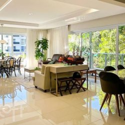 Apartamentos com 184m², 3 quartos, 3 suítes, 2 garagens, no bairro Jurere Leste em Florianópolis