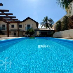 Casa Residencial com 317m², 4 quartos, 2 suítes, 4 garagens, no bairro Centro em Florianópolis