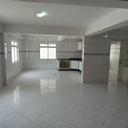 Casa Residencial com 220m², 3 quartos, 1 suíte, 2 garagens, no bairro Coqueiros em Florianópolis