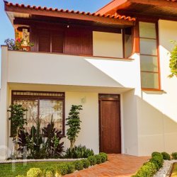 Casa Residencial com 19995m², 4 quartos, 1 suíte, 2 garagens, no bairro Pantanal em Florianópolis