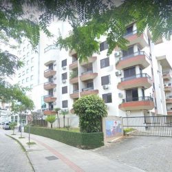 Apartamentos com 11996m², 4 quartos, 2 suítes, 1 garagem, no bairro Trindade em Florianópolis