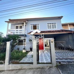 Casa Residencial com 27335m², 3 quartos, 1 suíte, 2 garagens, no bairro Jardim Atlântico em Florianópolis