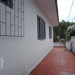 Casa Residencial com 193m², 4 quartos, 1 suíte, 1 garagem, no bairro Trindade em Florianópolis