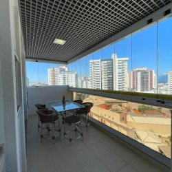Apartamentos com 14995m², 4 quartos, 1 suíte, 3 garagens, no bairro Campinas em São José
