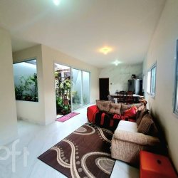 Casa Residencial com 130m², 3 quartos, 1 suíte, 2 garagens, no bairro Ingleses em Florianópolis