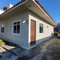 Casa Residencial com 210m², 3 quartos, 1 suíte, no bairro Serraria em São José