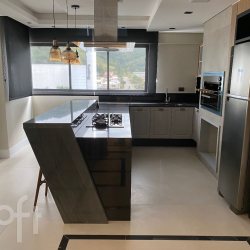 Apartamentos com 75m², 3 quartos, 1 suíte, 2 garagens, no bairro Centro em Balneário Camboriú