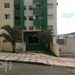 Apartamentos com 5861m², 2 quartos, 1 garagem, no bairro Forquilhinhas em São José