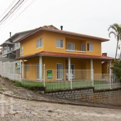 Casa Residencial com 30014m², 4 quartos, 2 suítes, 2 garagens, no bairro Jardim Atlântico em Florianópolis