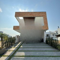 Casa Residencial com 192m², 3 quartos, 1 suíte, 4 garagens, no bairro Beira Rio em Biguaçu