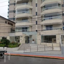 Apartamentos com 100m², 3 quartos, 1 suíte, 1 garagem, no bairro Centro em Florianópolis