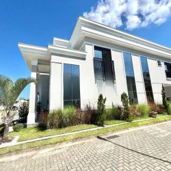 Casa Residencial com 165m², 3 quartos, 1 suíte, 2 garagens, no bairro Beira Rio em Biguaçu