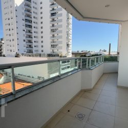 Apartamentos com 10166m², 3 quartos, 1 suíte, 1 garagem, no bairro Kobrasol em São José