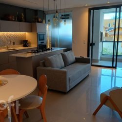 Apartamentos com 79m², 2 quartos, 1 suíte, 2 garagens, no bairro Agronômica em Florianópolis