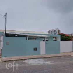 Casa Residencial com 110m², 4 quartos, no bairro Agronômica em Florianópolis