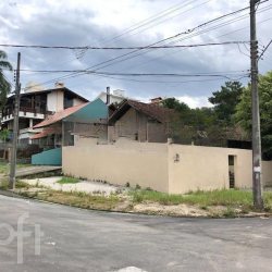 Casa Residencial com 200m², 2 quartos, 1 suíte, 1 garagem, no bairro João Paulo em Florianópolis