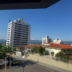 Apartamentos com 54m², 2 quartos, 1 garagem, no bairro Barreiros em São José