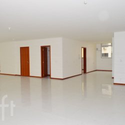 Apartamentos com 27212m², 4 quartos, 2 suítes, 2 garagens, no bairro Centro em Florianópolis