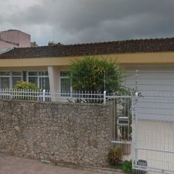Casa Residencial com 310m², 4 quartos, 2 suítes, 2 garagens, no bairro Agronômica em Florianópolis