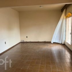 Casa Residencial com 320m², 4 quartos, 1 suíte, no bairro Balneário em Florianópolis