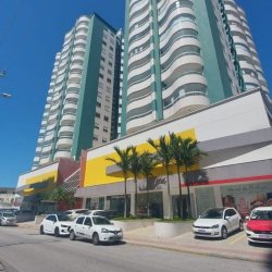 Apartamentos com 11042m², 3 quartos, 1 suíte, 2 garagens, no bairro Campinas em São José