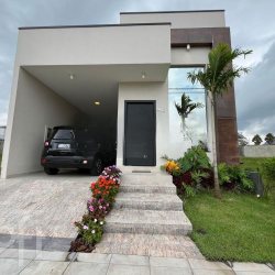 Casa Residencial com 120m², 2 quartos, 1 suíte, 1 garagem, no bairro Beira Rio em Biguaçu