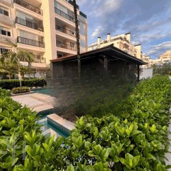 Apartamentos com 98m², 2 quartos, 2 suítes, 2 garagens, no bairro Abraão em Florianópolis