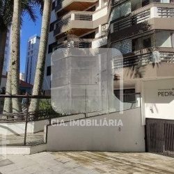 Apartamentos com 10874m², 3 quartos, 1 suíte, 2 garagens, no bairro Centro em Florianópolis