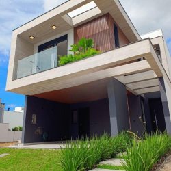 Casa Residencial com 187m², 3 quartos, 1 suíte, 2 garagens, no bairro Beira Rio em Biguaçu