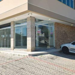 Loja com 122m², no bairro Madri em Palhoça