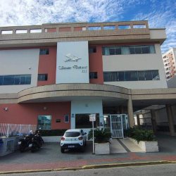 Apartamento com 82m², 3 quartos (sendo 1 suíte), 1 garagem, no bairro Barreiros em São José