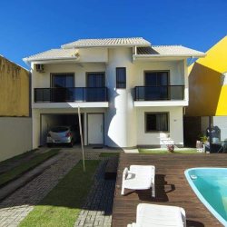 Casa com 160m², 3 quartos (sendo 1 suíte), 3 garagens, no bairro Bela Vista em São José