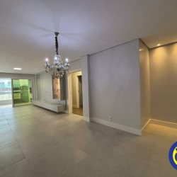 Apartamento com 130m², 3 quartos (sendo 2 suítes), 2 garagens, no bairro Agronômica em Florianópolis