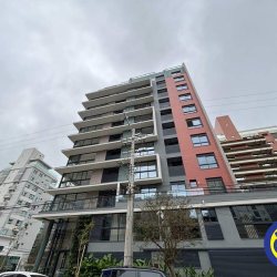 Apartamento com 135m², 2 quartos (sendo 2 suítes), 1 garagem, no bairro Centro em Florianópolis