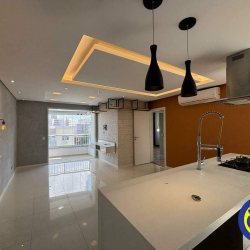 Apartamento com 81m², 2 quartos (sendo 1 suíte), 2 garagens, no bairro Itacorubi em Florianópolis