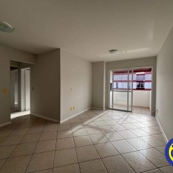 Apartamento com 85m², 3 quartos (sendo 1 suíte), 1 garagem, no bairro Trindade em Florianópolis