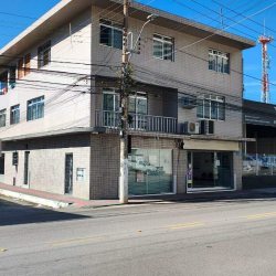 Loja com 62m², no bairro Campinas em São José