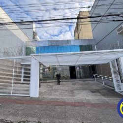 Prédio Comercial com 316m², 2 garagens, no bairro Centro em Florianópolis