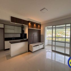 Apartamento com 79m², 2 quartos (sendo 1 suíte), 1 garagem, no bairro Saco Grande em Florianópolis
