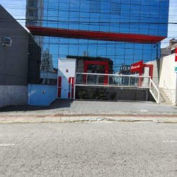Prédio Comercial com 540m², 5 garagens, no bairro Estreito em Florianópolis