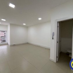 Salas/Conjuntos com 34m², 1 garagem, no bairro Canto em Florianópolis