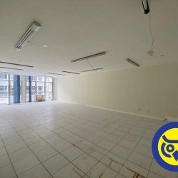 Sala com 83m², no bairro Centro em Florianópolis