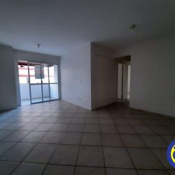 Apartamento com 87m², 3 quartos, 1 suíte, 1 garagem, no bairro Trindade em Florianópolis