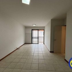 Apartamento com 109m², 3 quartos (sendo 1 suíte), 1 garagem, no bairro Centro em Florianópolis