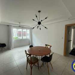 Apartamento com 94m², 3 quartos (sendo 1 suíte), 1 garagem, no bairro Coqueiros em Florianópolis