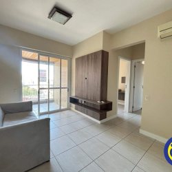Apartamento com 84m², 2 quartos (sendo 1 suíte), 2 garagens, no bairro Centro em Florianópolis
