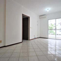 Apartamento com 74m², 3 quartos (sendo 1 suíte), 1 garagem, no bairro Itacorubi em Florianópolis